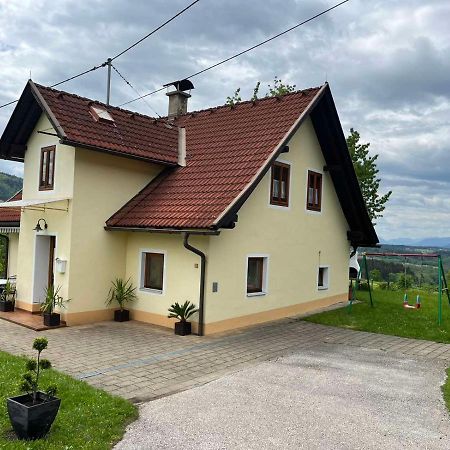 Charmantes Ferienhaus In Bester Lage Keutschach am See Exterior photo
