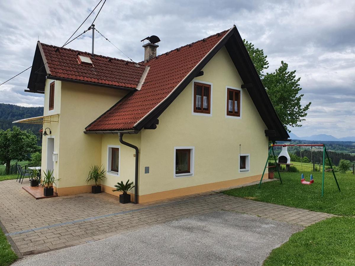 Charmantes Ferienhaus In Bester Lage Keutschach am See Exterior photo